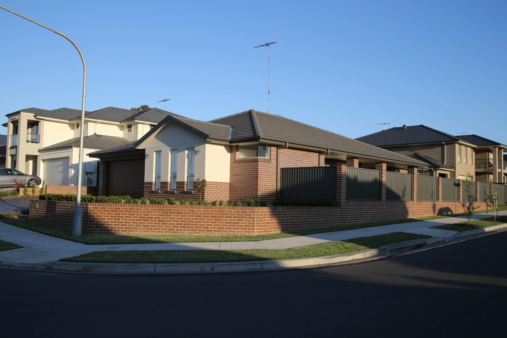 Pandorea Street – Claremont Meadows  facade