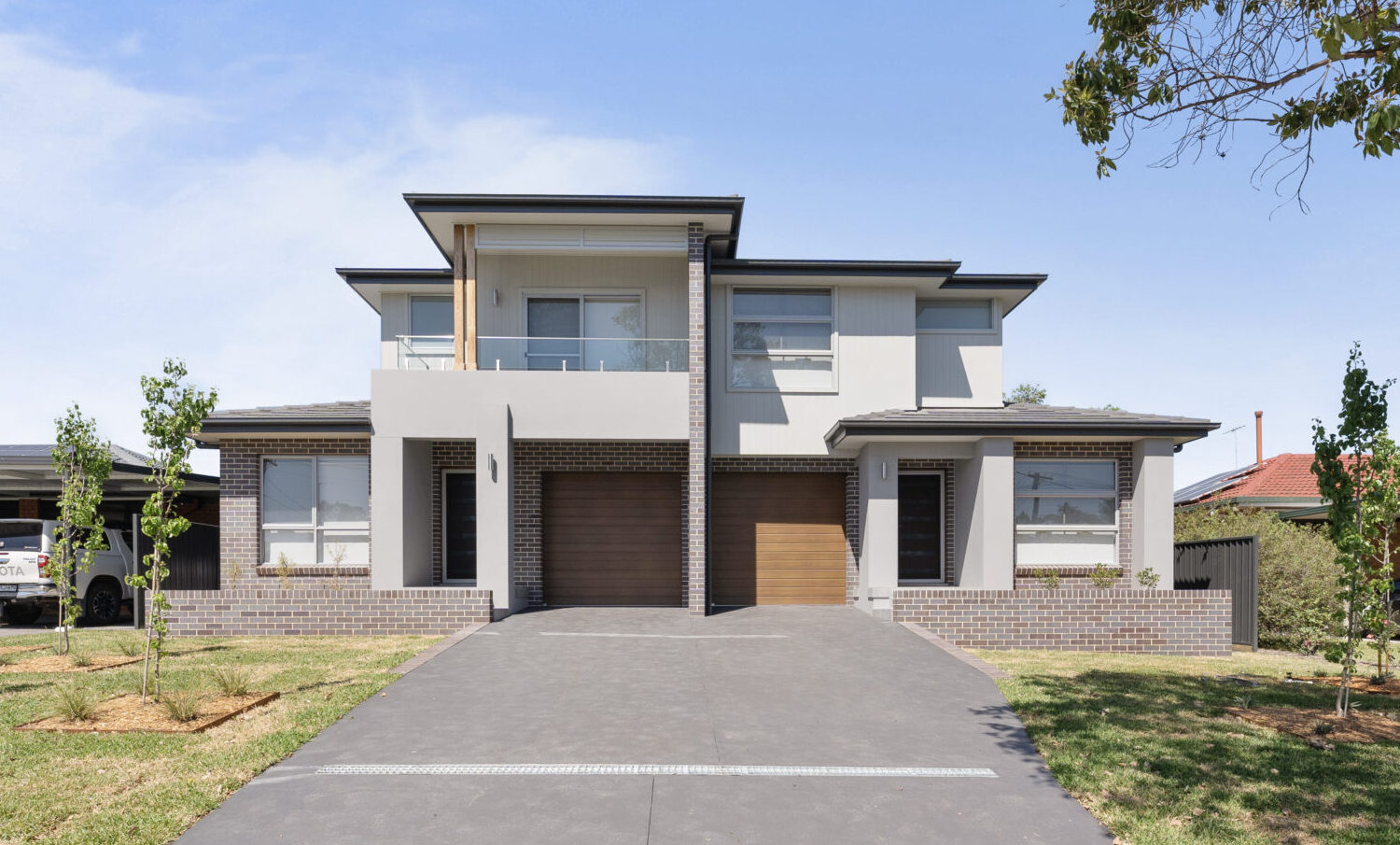 Contemporary duplex home exterior